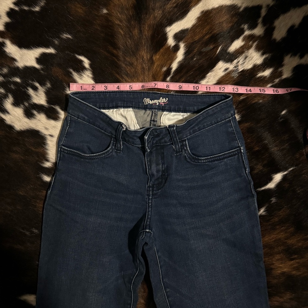 Women’s Wrangler retro dark wash size 0/34